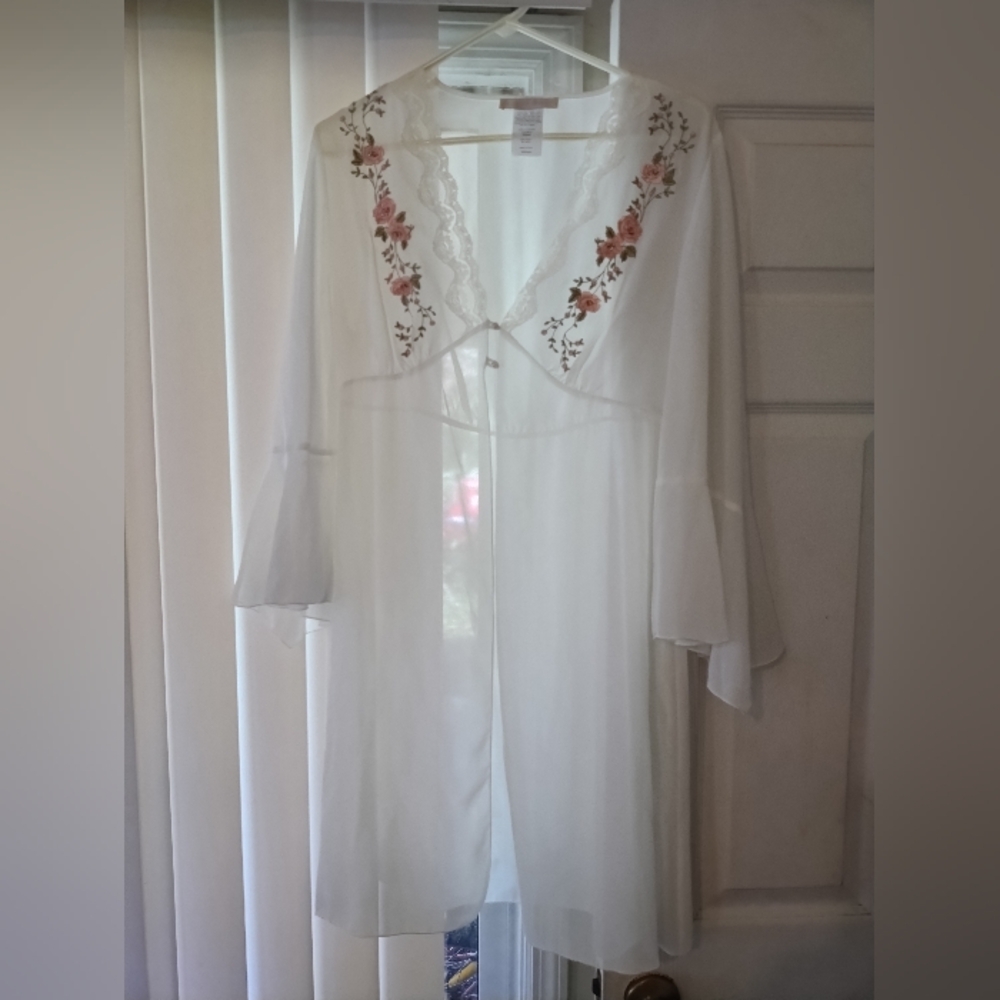 Vintage 80's California Dynasty Evening Robe Size Medium Lace and Floral
